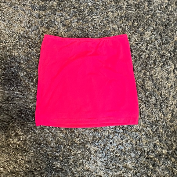 Hot pink mini skirt - Picture 1 of 3